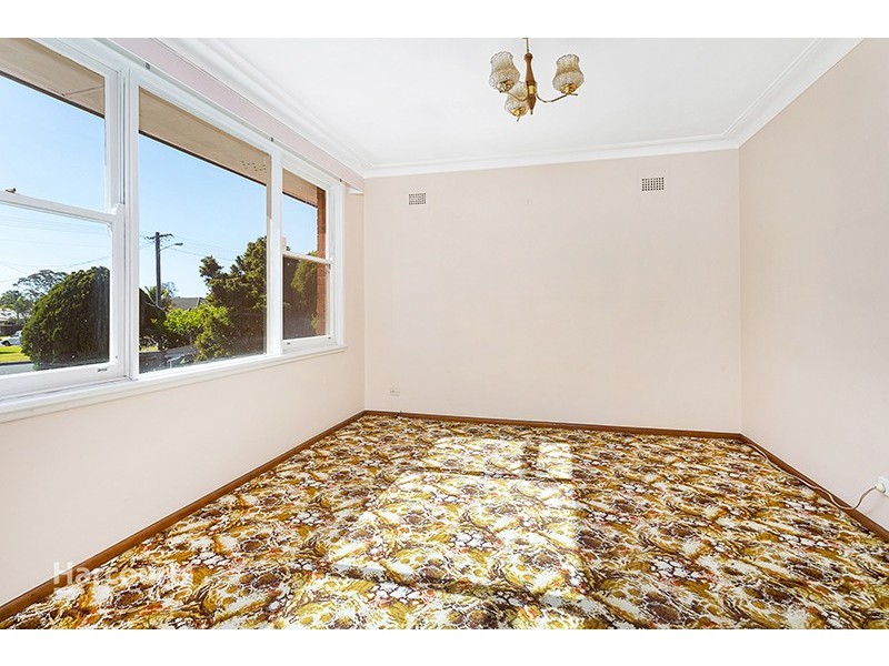 83 Parkes Street, Oak Flats NSW 2529
