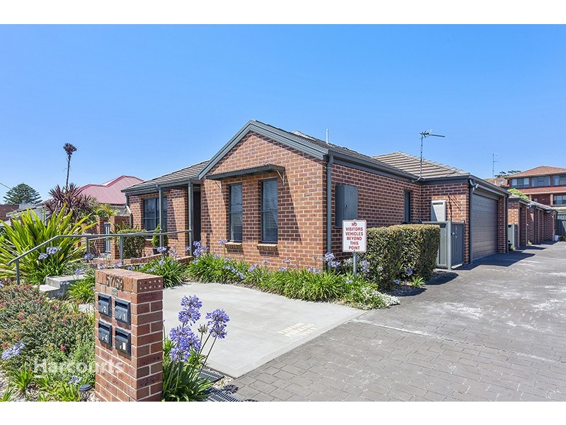 2/57 Illowra Crescent, Primbee NSW 2502