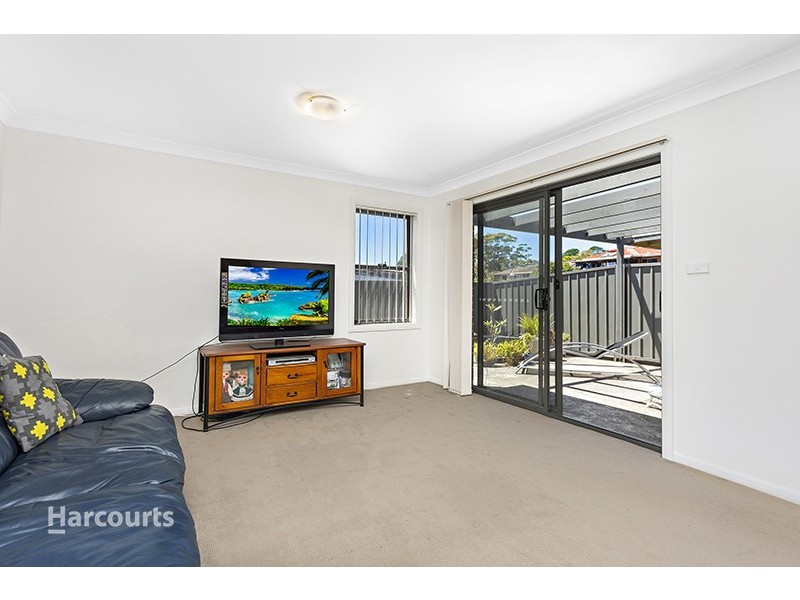 2/57 Illowra Crescent, Primbee NSW 2502