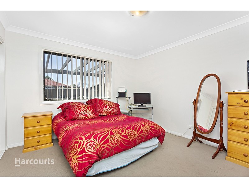 2/57 Illowra Crescent, Primbee NSW 2502