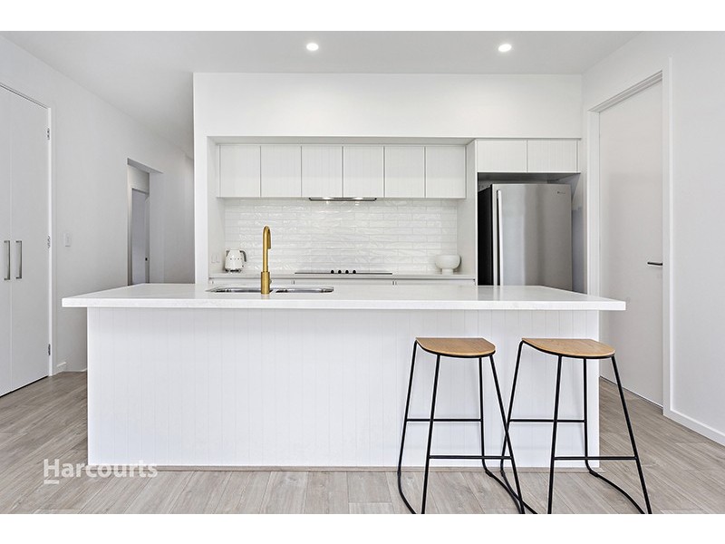 6 Dairyman Place, Calderwood NSW 2527