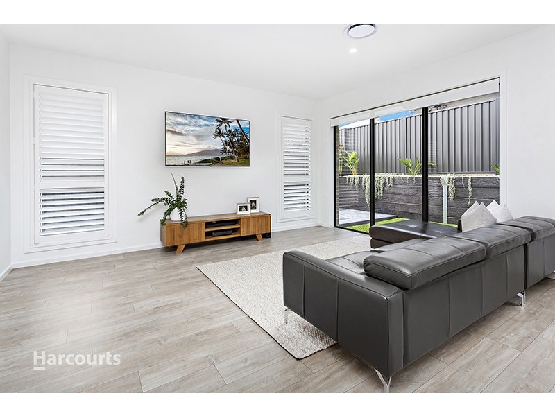 6 Dairyman Place, Calderwood NSW 2527