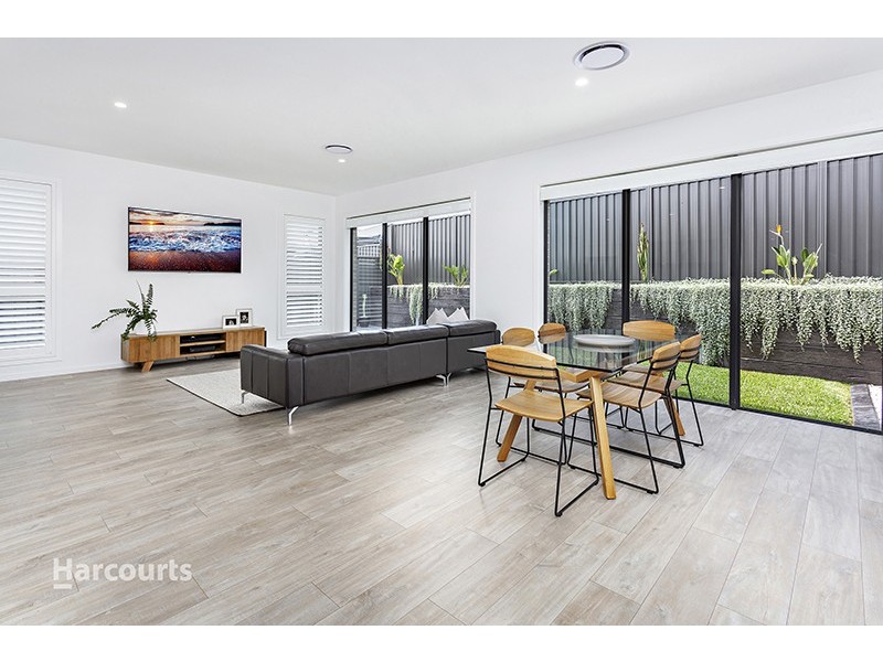 6 Dairyman Place, Calderwood NSW 2527