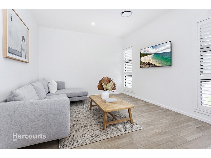 6 Dairyman Place, Calderwood NSW 2527