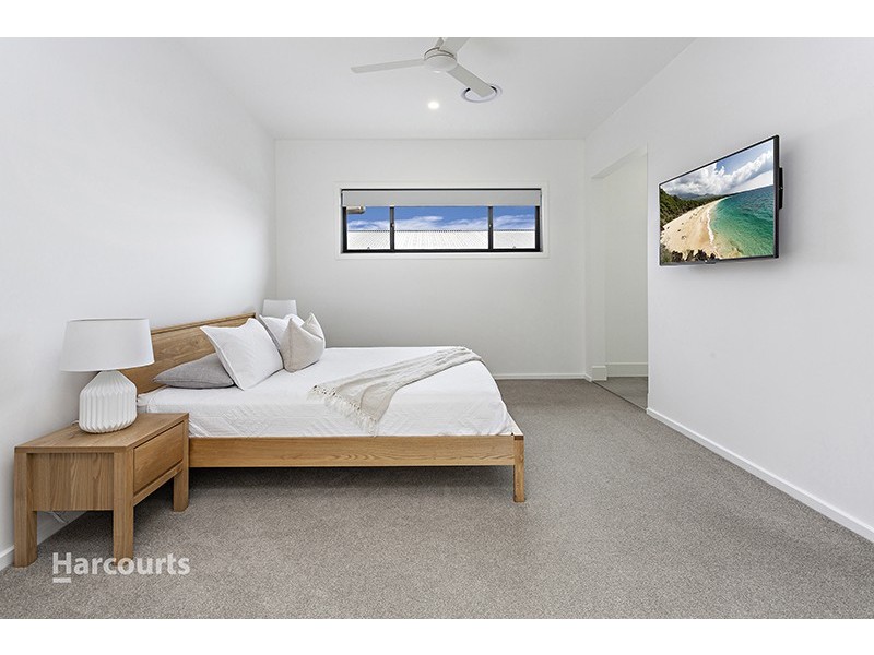 6 Dairyman Place, Calderwood NSW 2527