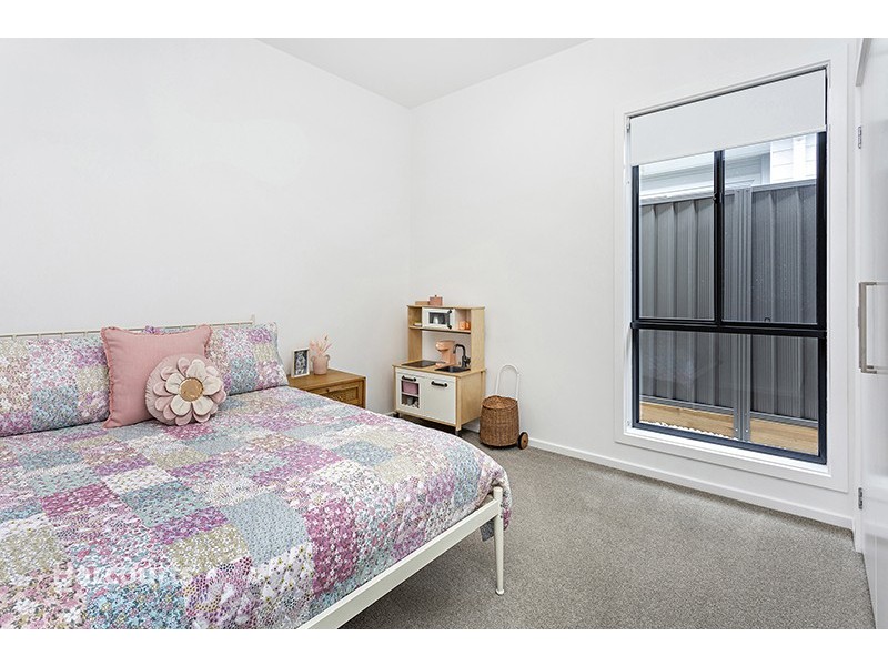 6 Dairyman Place, Calderwood NSW 2527