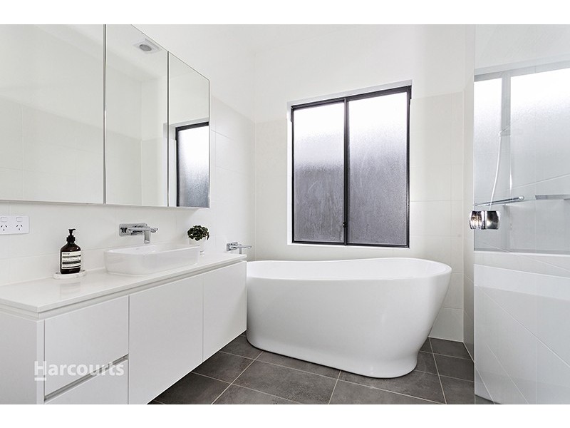 6 Dairyman Place, Calderwood NSW 2527