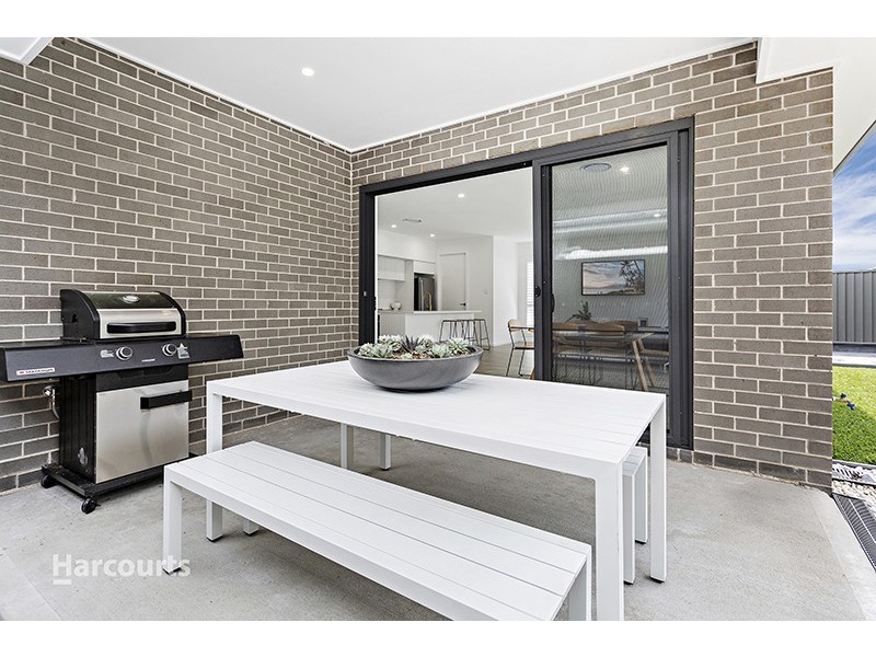 6 Dairyman Place, Calderwood NSW 2527