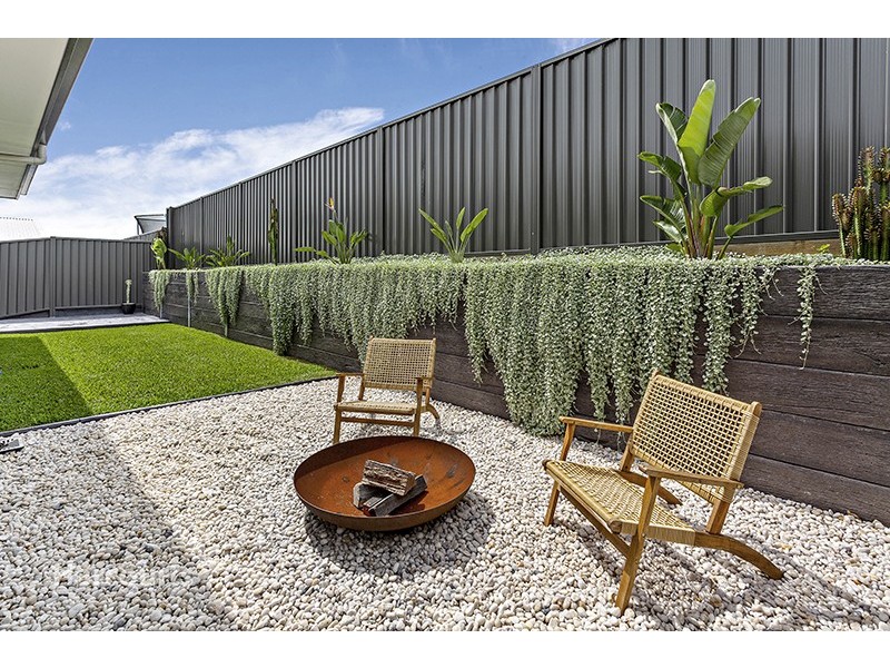 6 Dairyman Place, Calderwood NSW 2527