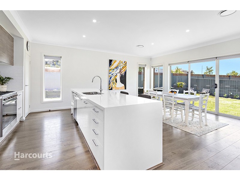 1 Mountain Ash Street, Calderwood NSW 2527