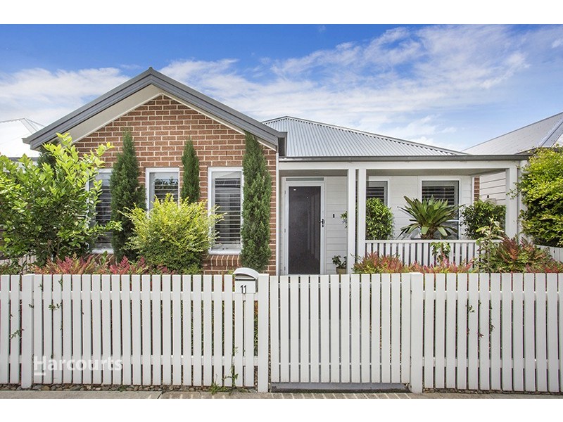 11 Pambula Street, Tullimbar NSW 2527