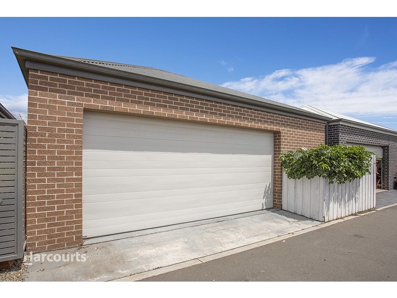 11 Pambula Street, Tullimbar NSW 2527