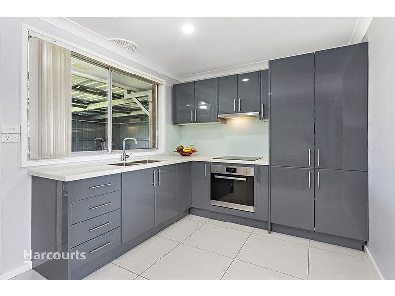 16 Polock Crescent, Albion Park NSW 2527