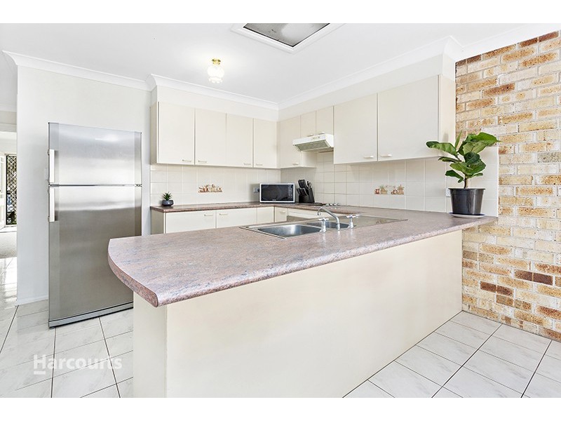 2/18 Kianga Close, Flinders NSW 2529