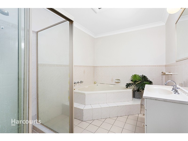 2/18 Kianga Close, Flinders NSW 2529