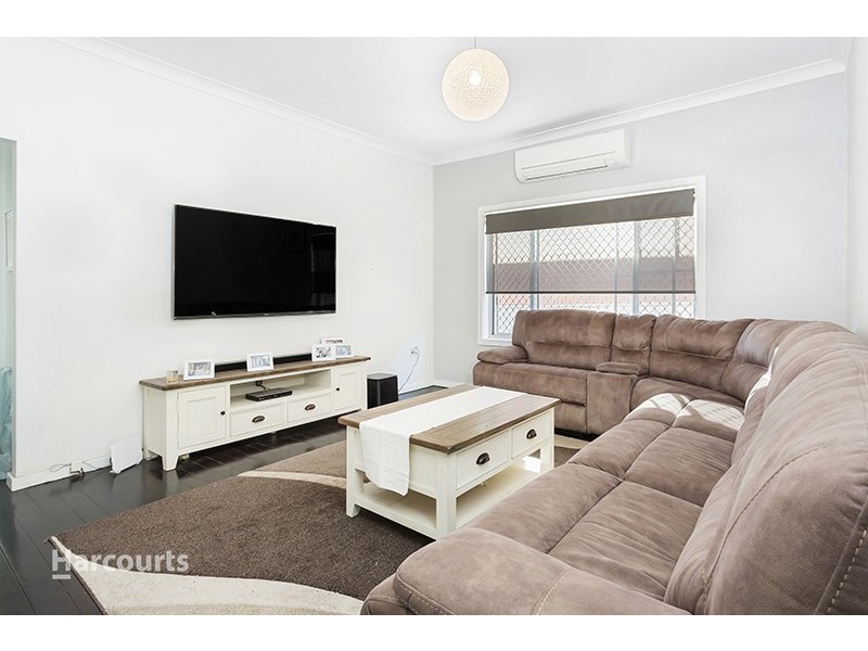11 Lakeview Parade, Primbee NSW 2502