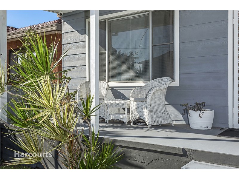 11 Lakeview Parade, Primbee NSW 2502