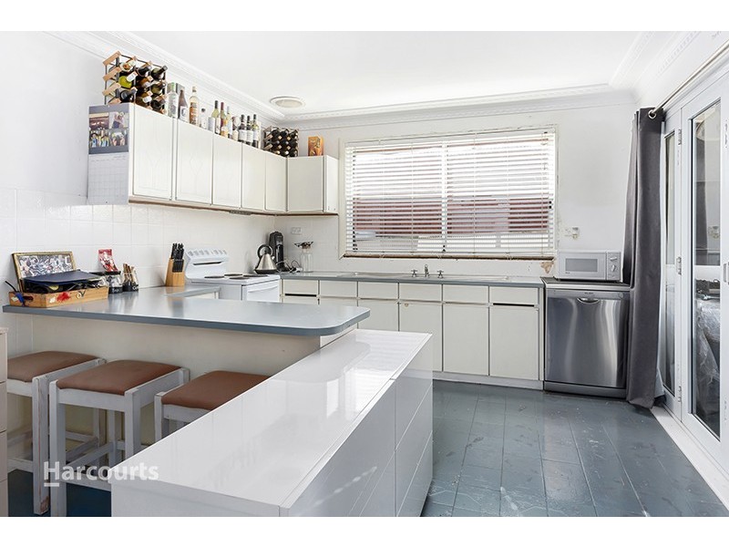 11 Lakeview Parade, Primbee NSW 2502