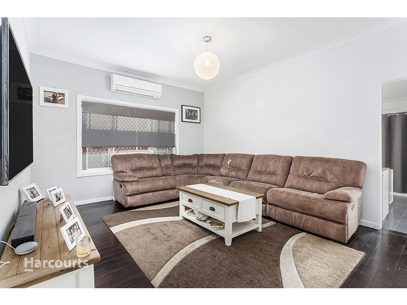 11 Lakeview Parade, Primbee NSW 2502