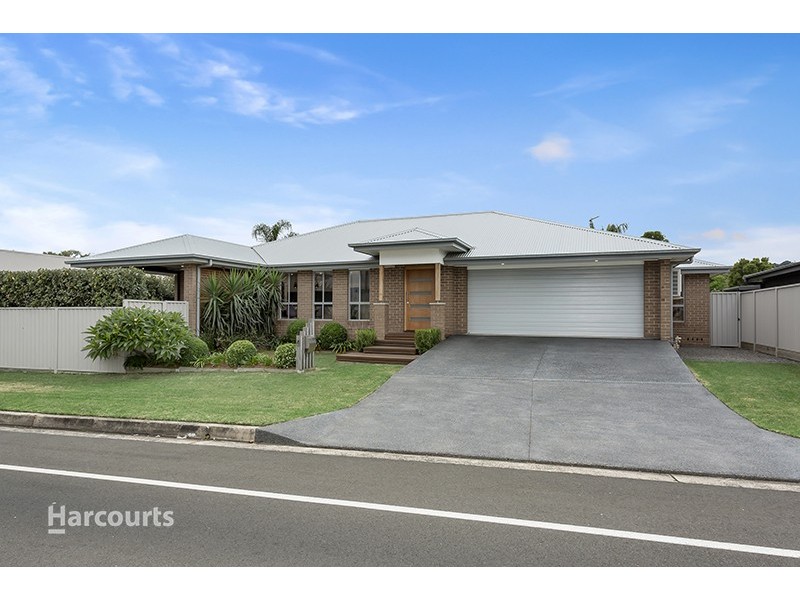 4 Moore Street, Oak Flats NSW 2529