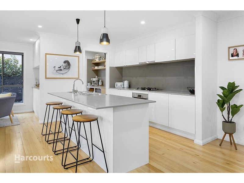 4 Moore Street, Oak Flats NSW 2529