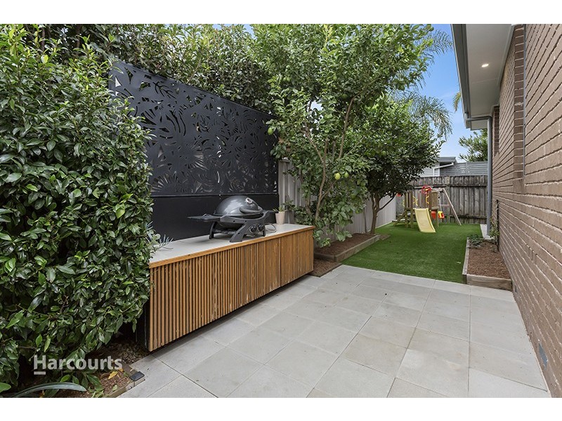 4 Moore Street, Oak Flats NSW 2529