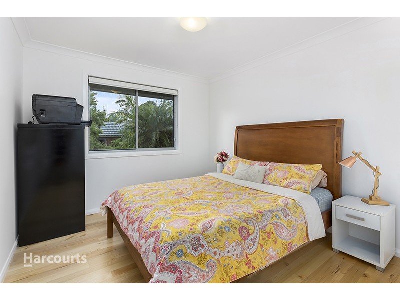 4 Moore Street, Oak Flats NSW 2529