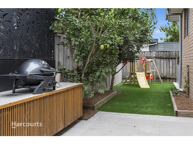 4 Moore Street, Oak Flats NSW 2529