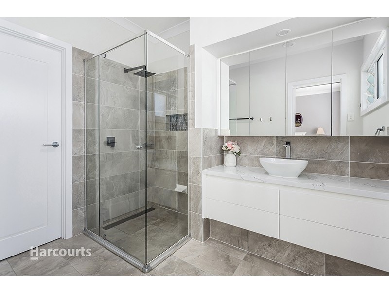 24 Tallowa Street, Tullimbar NSW 2527
