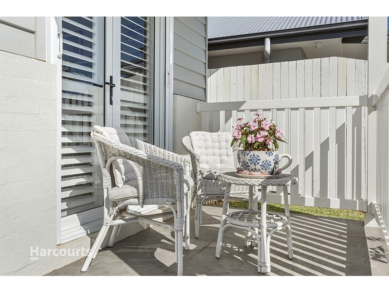 24 Tallowa Street, Tullimbar NSW 2527