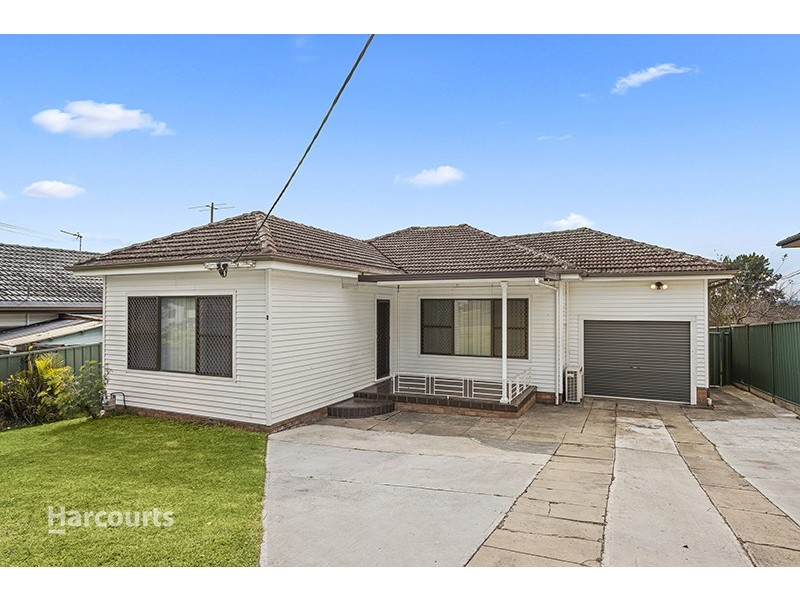 8 Harvey Street, Dapto NSW 2530