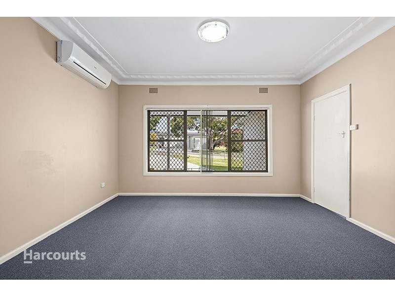 8 Harvey Street, Dapto NSW 2530