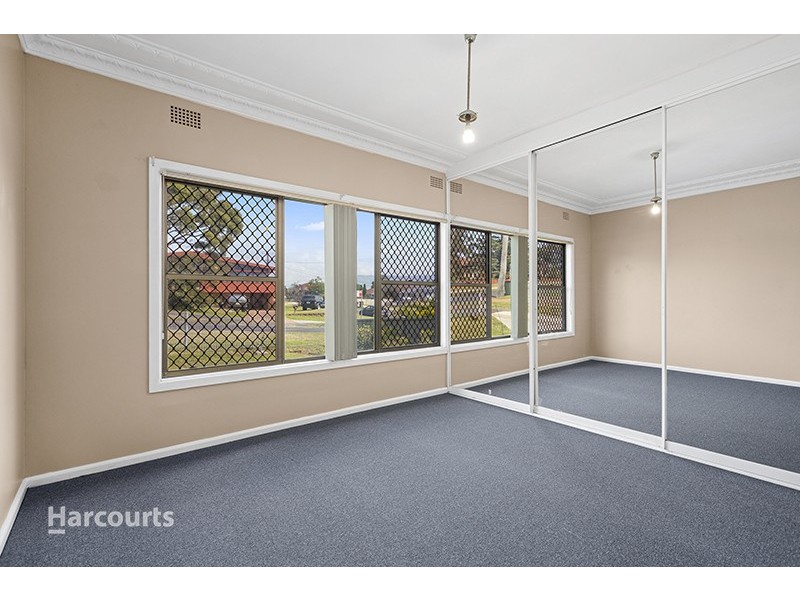 8 Harvey Street, Dapto NSW 2530