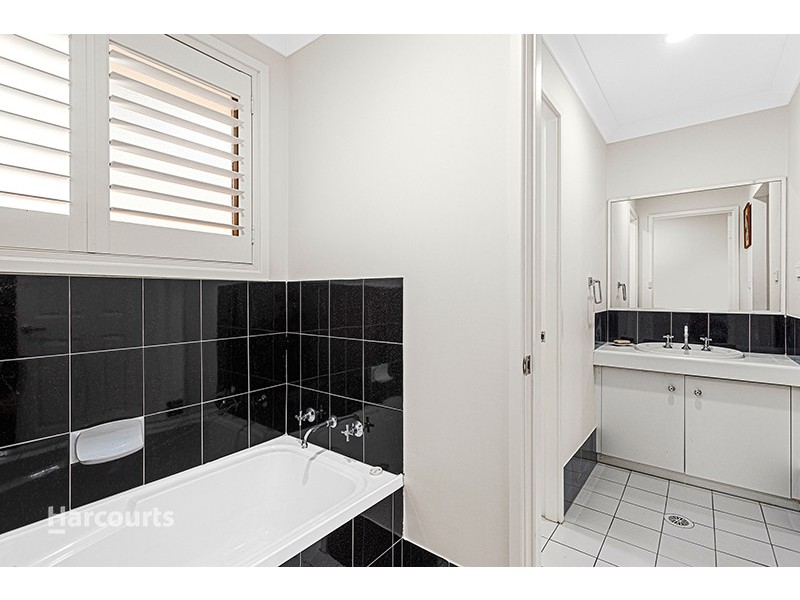 6 Avoca Place, Albion Park NSW 2527