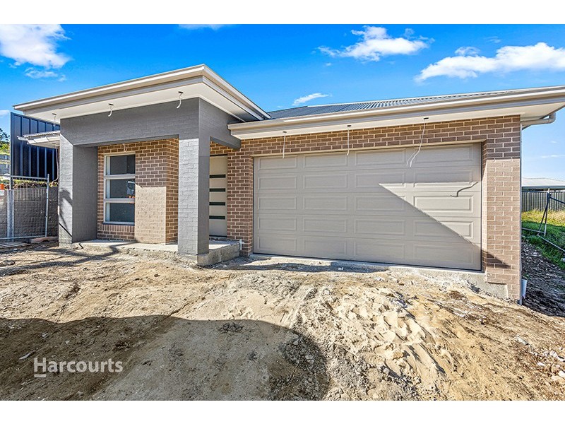 43 Lomandra Crescent, Calderwood NSW 2527