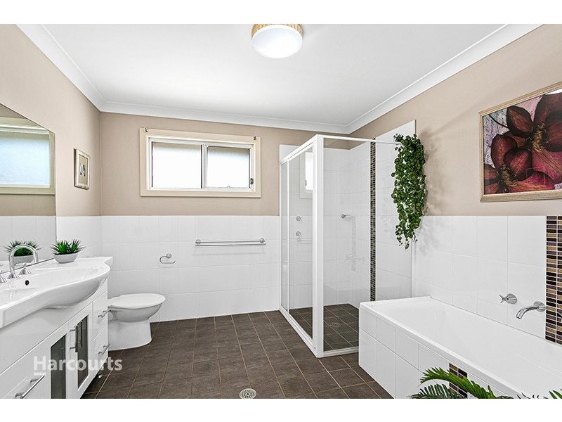 111 Esperance Drive, Albion Park NSW 2527