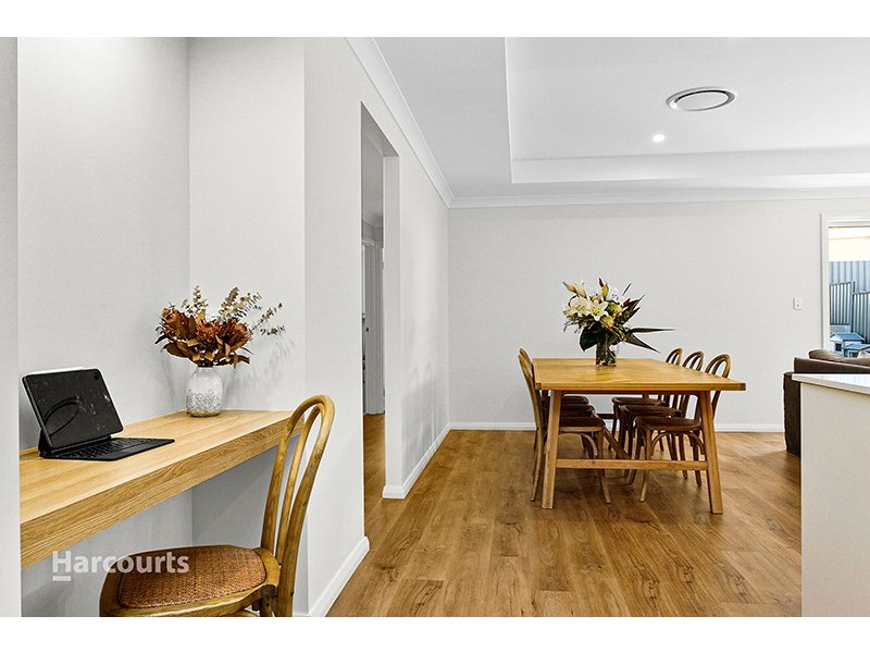 17 McNevin Close, Calderwood NSW 2527