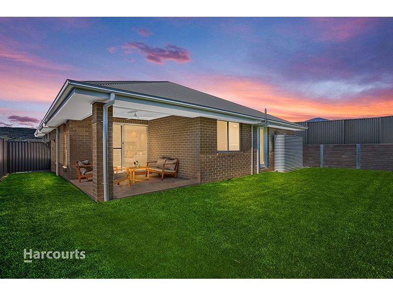 17 McNevin Close, Calderwood NSW 2527