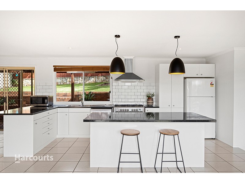 1 Merimbula Close, Flinders NSW 2529