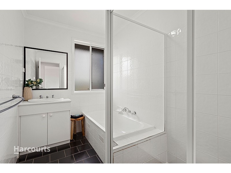 1 Merimbula Close, Flinders NSW 2529