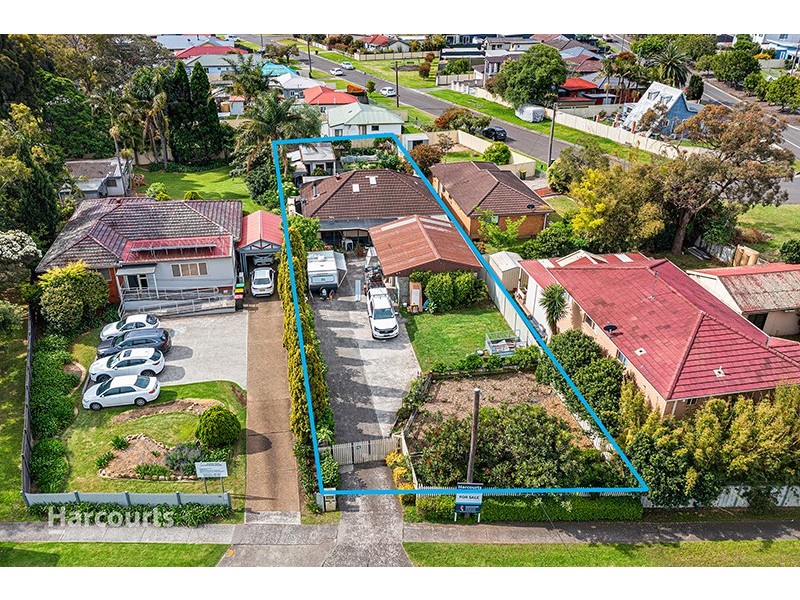 35 Pioneer Drive, Oak Flats NSW 2529