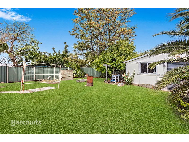 15 Day Street, Lake Illawarra NSW 2528