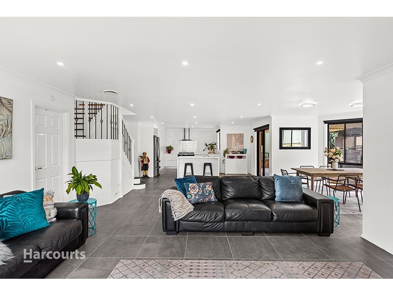 8 Shannon Drive, Albion Park NSW 2527