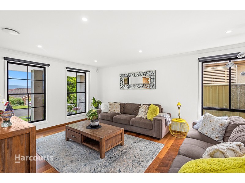 8 Shannon Drive, Albion Park NSW 2527