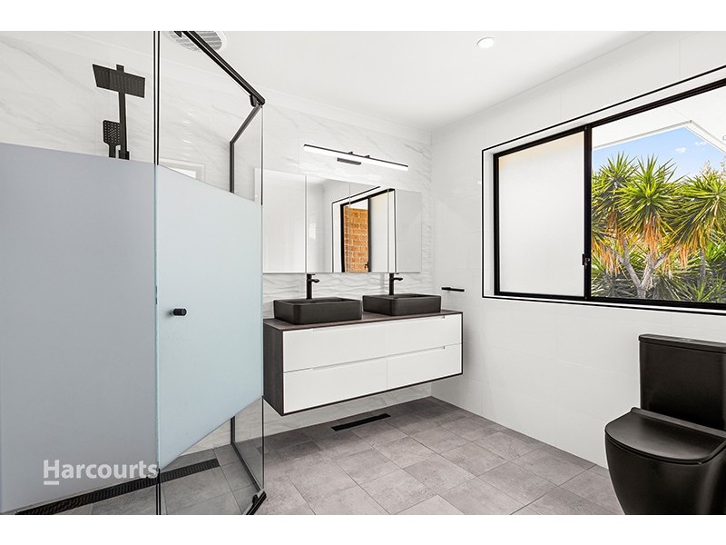 8 Shannon Drive, Albion Park NSW 2527