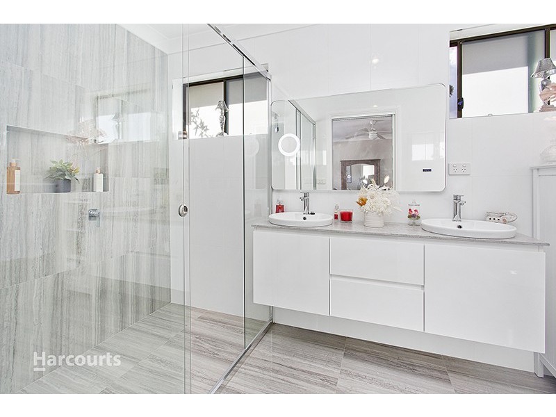 61 Ranchby Avenue, Lake Heights NSW 2502