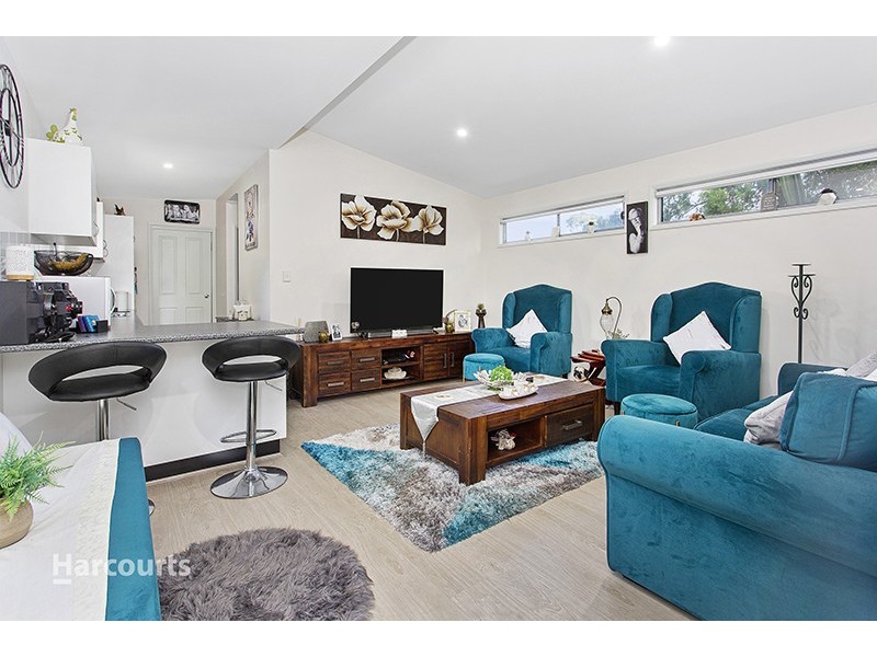 61 Ranchby Avenue, Lake Heights NSW 2502