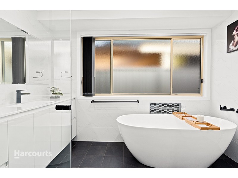 3 Derwent Place, Albion Park NSW 2527