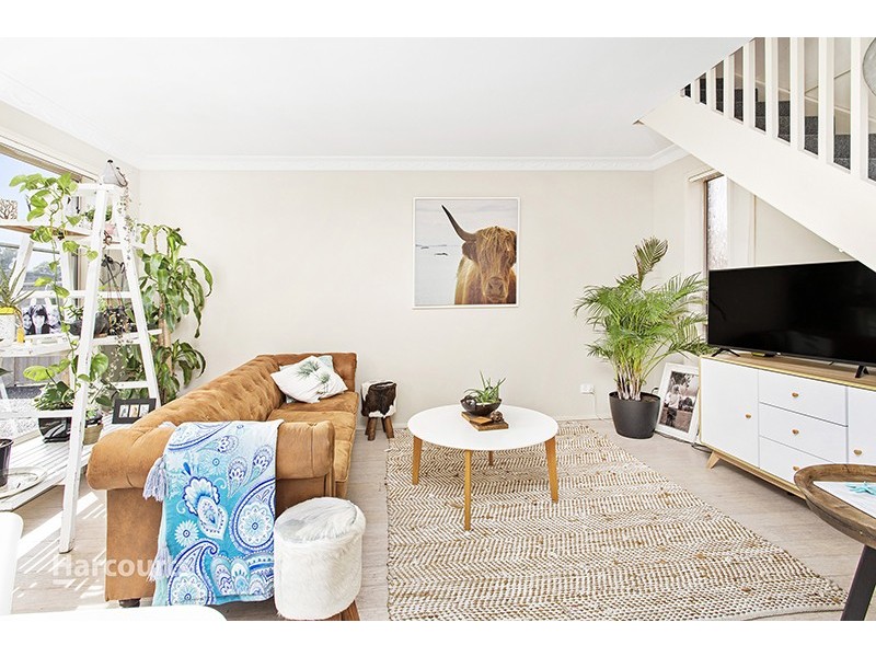 1/63 Parkes Street, Oak Flats NSW 2529