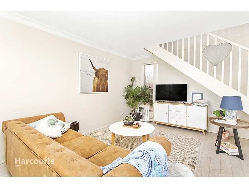 1/63 Parkes Street, Oak Flats NSW 2529